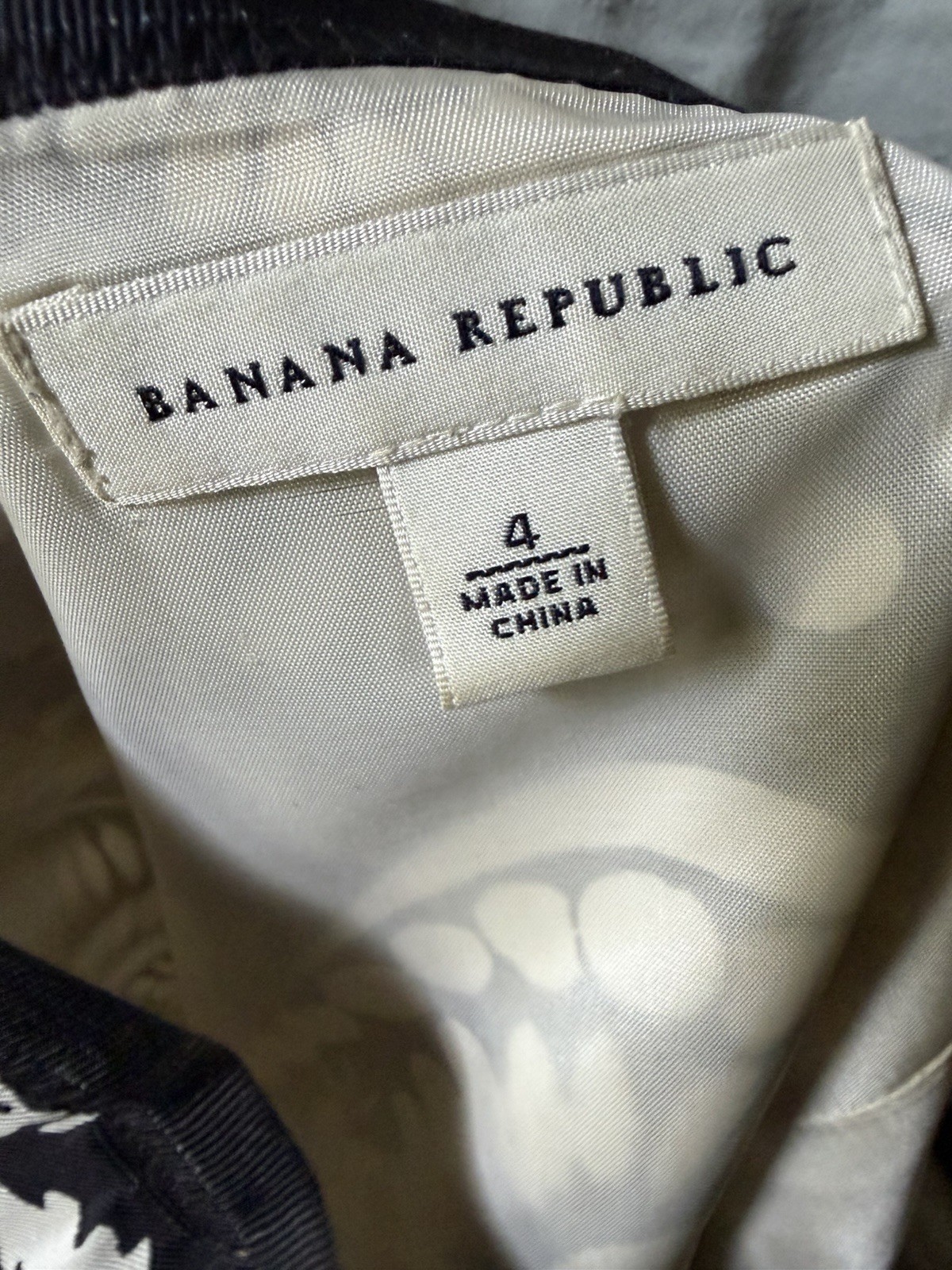 Black And White Size 4 Banana Republic Silk Above The Knee Skirt