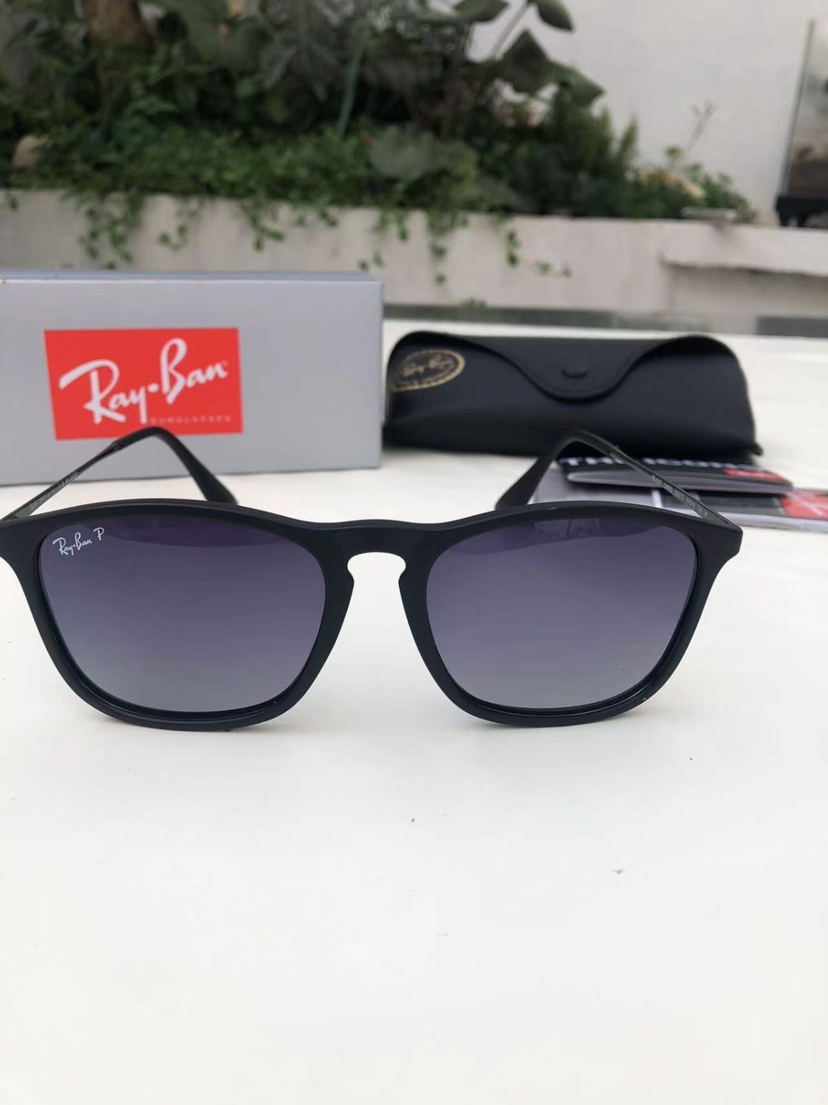 New Ray-Ban Chris RB4187 Polarized 54-18 Sunglasses Matte Black Gradient Grey