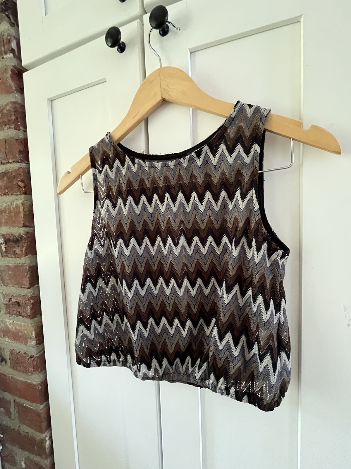 Better B Womens S Brown/Black/White/Gray Chevron Round Neck Knit Tank Zip Y2K