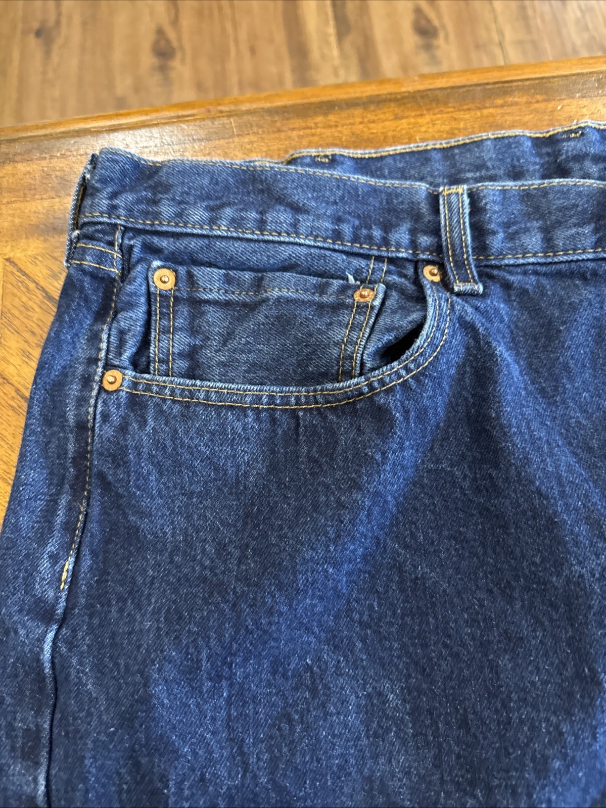 Levi’s 550 Jeans 40” x 30” Dark Wash Excellent Used Condition