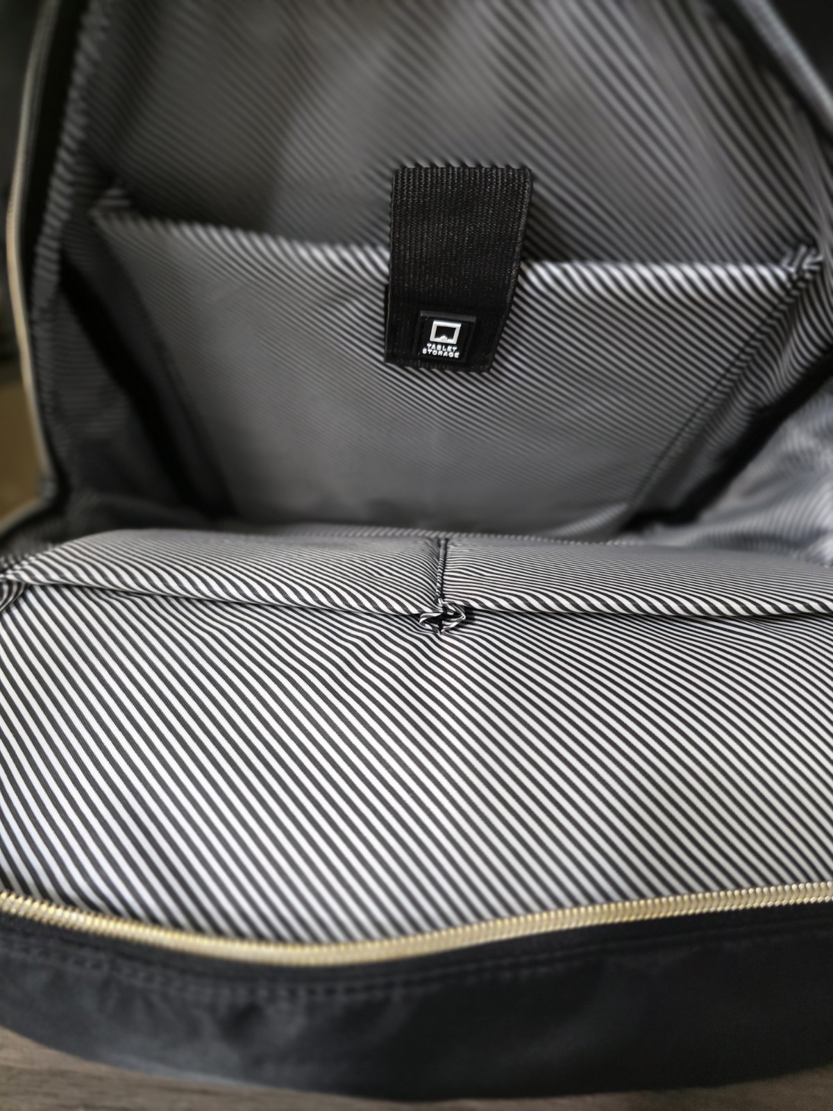 Kenneth Cole Reaction “Becca” size M Dual Compartment Backpack Black