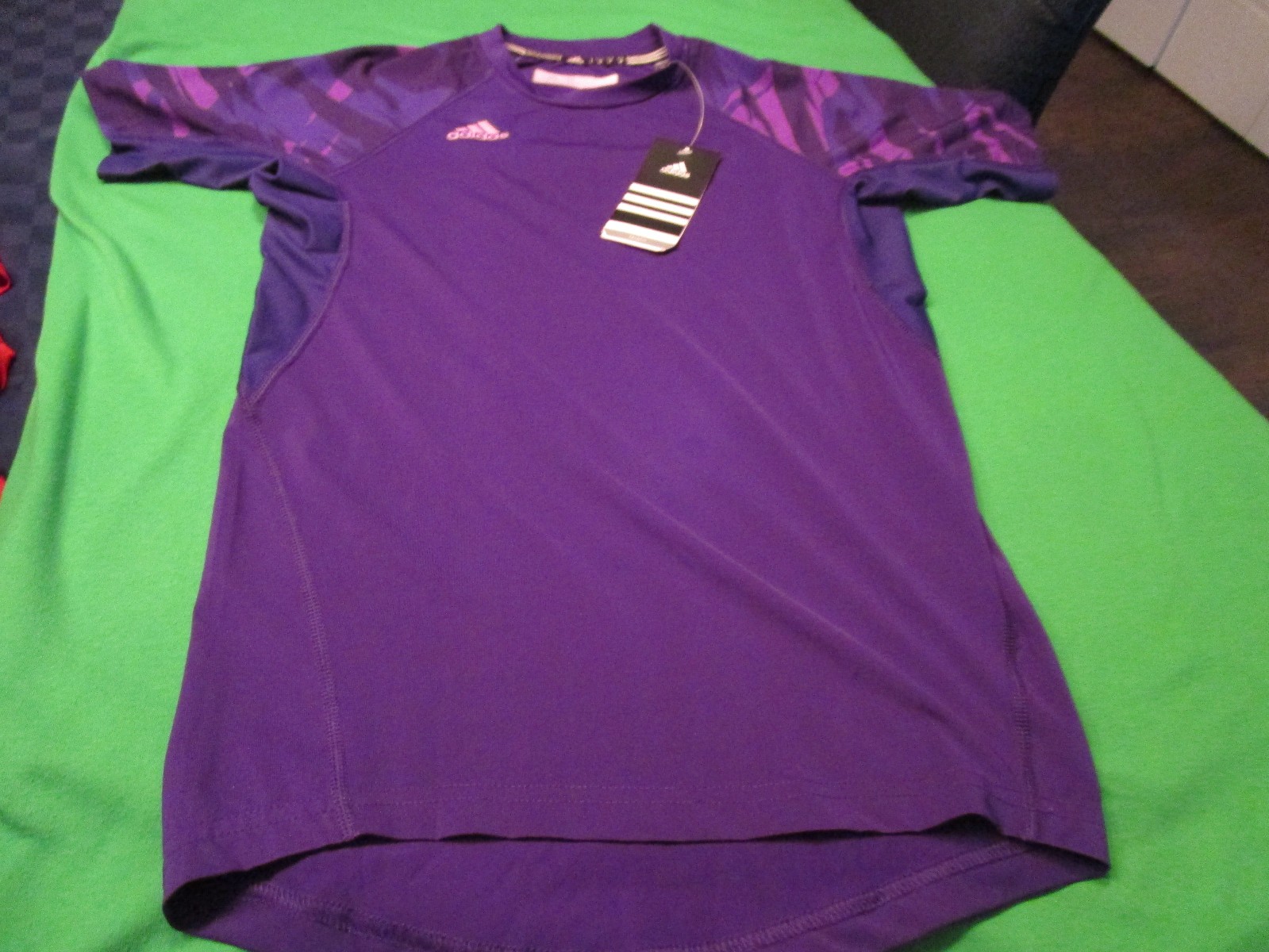 NWT MENS ADIDAS CLIMALITE SHORT SLEEVE COMPRESSION T SHIRT PURPLE SMALL