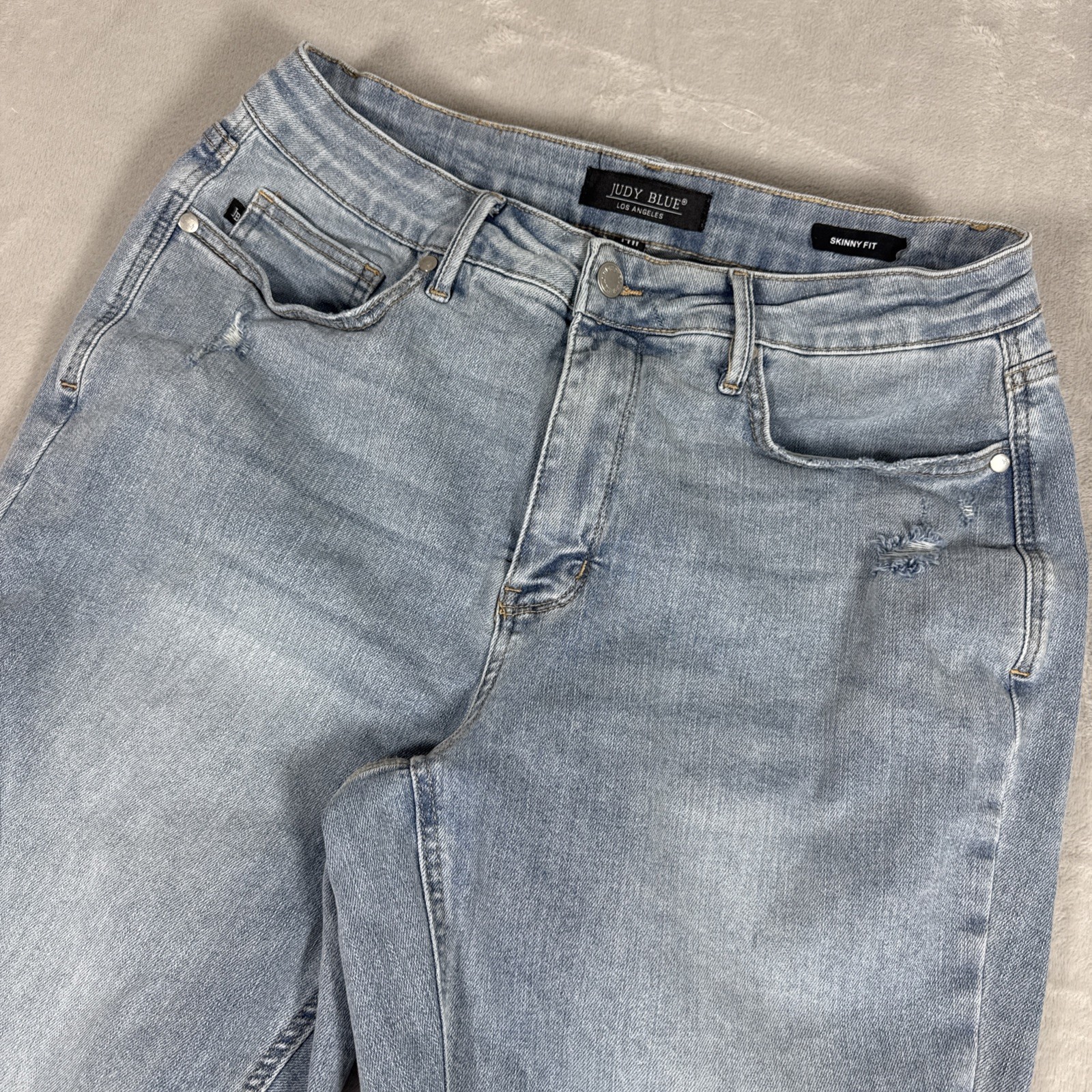Judy Blue Skinny Fit Light Wash Distressed Denim Women’s Size 14W (32X28)