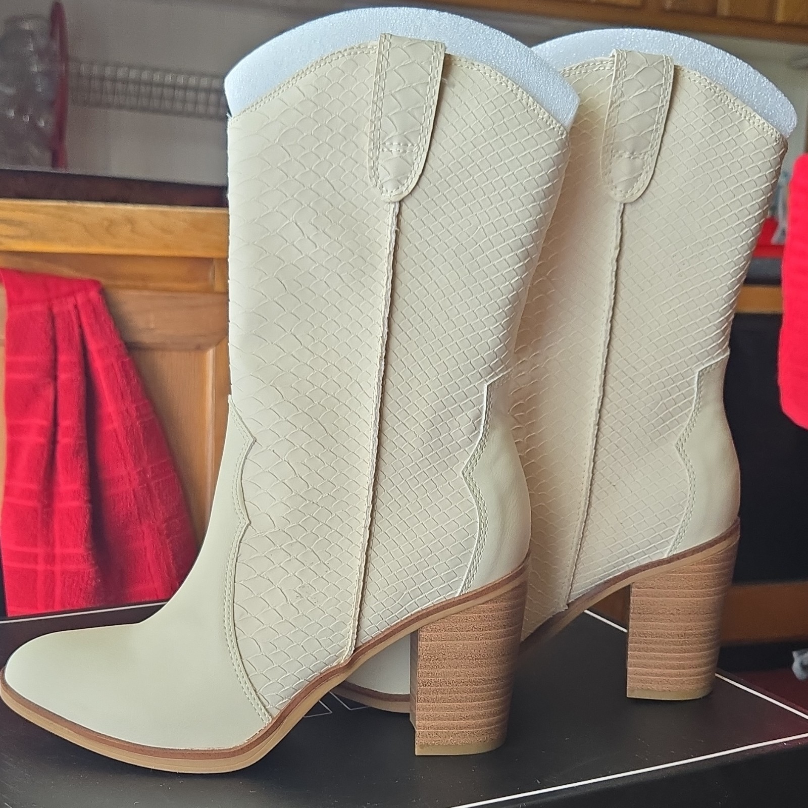 MIA 1976 Cindy Ivory Western Pull On Mid-Calf Boot Pointed Toe 6.5M MH1523BPY