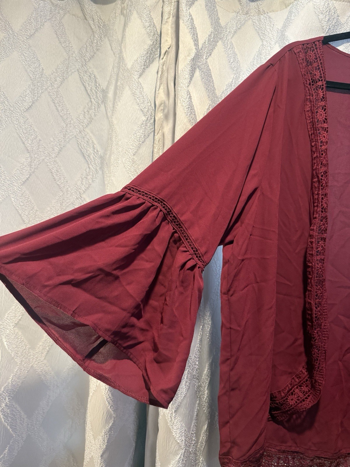 Women’s Burgundy Solid V-Neck 3/4 Bell Sleeve Lace Open Front Kimono 2XL