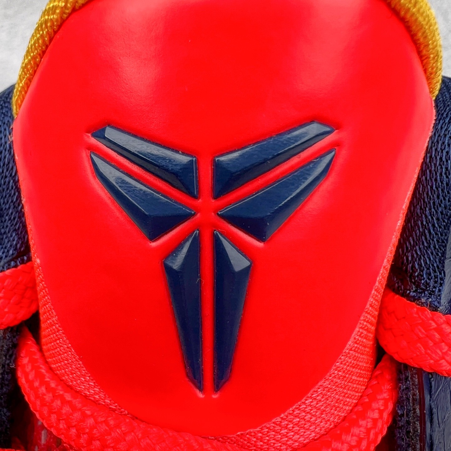 New NK Caitlin Clark x Kobe 5 Protro “Indiana Fever” IM3207-400 Athletic Shoes