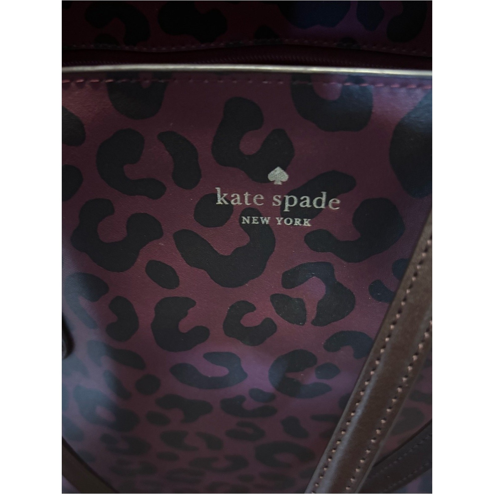 Kate Spade New York Schuyler Medium Toto Burgandy and Dark Brown Leopard-Prinr