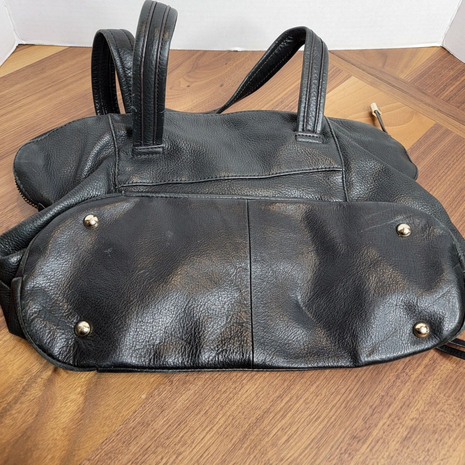 B. Makowsky Black Pebble Genuine Soft Butter Leather Shoulder Bag Zip Close EUC