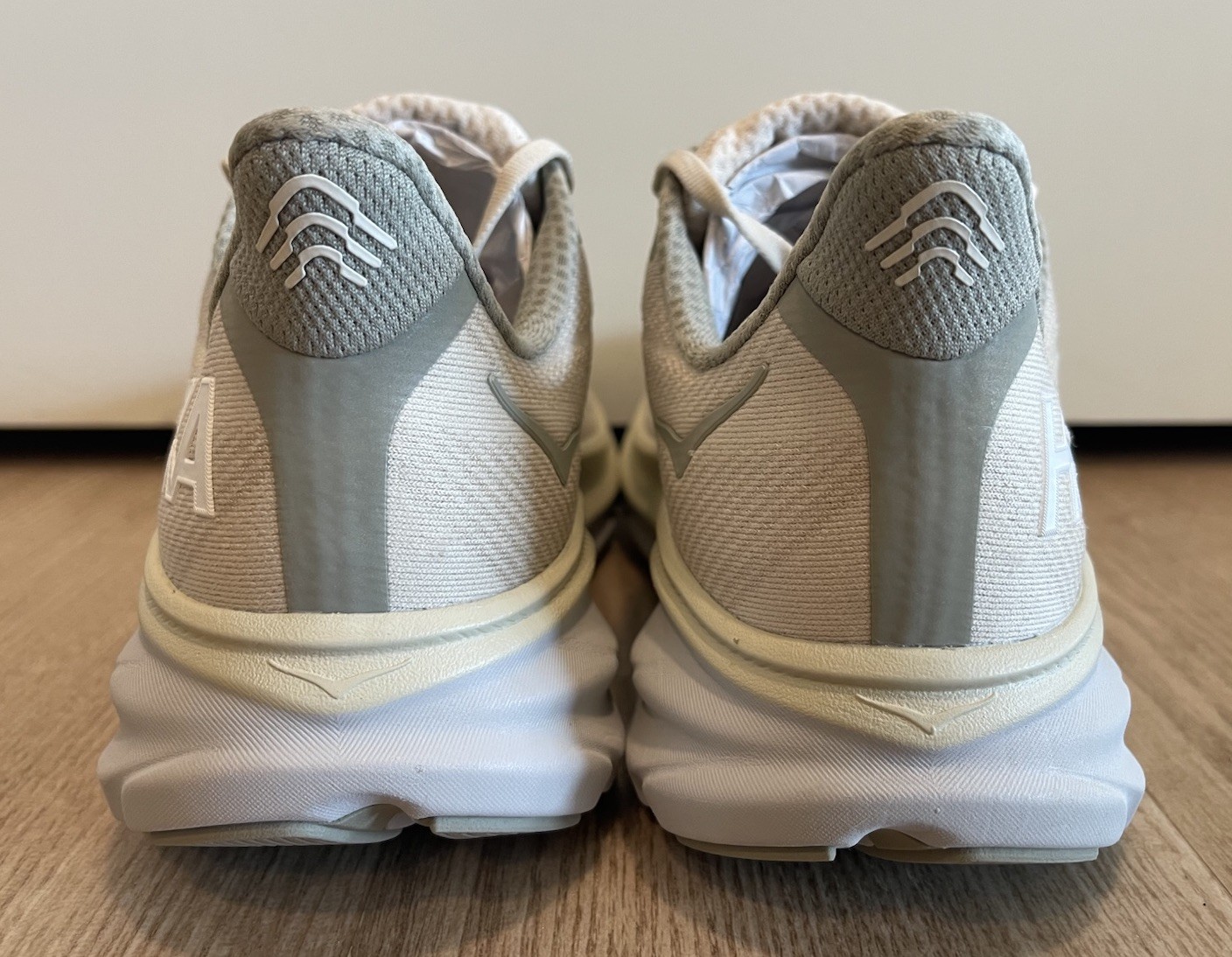 New Hoka Clifton 9 Running / Walking Shoes Men’s Size 9 – Oat Milk/Barley