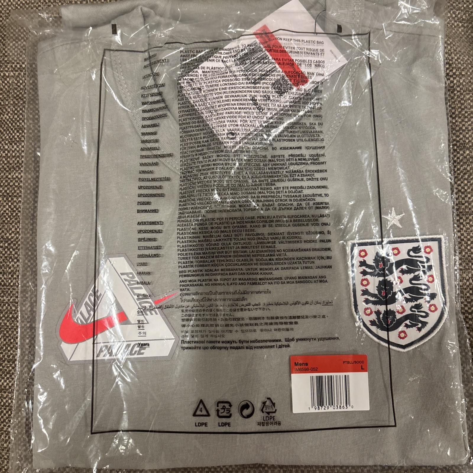 Nike x Palace England T-Shirt Mens Size Large Pewter Grey Red IM6598-052 NWT