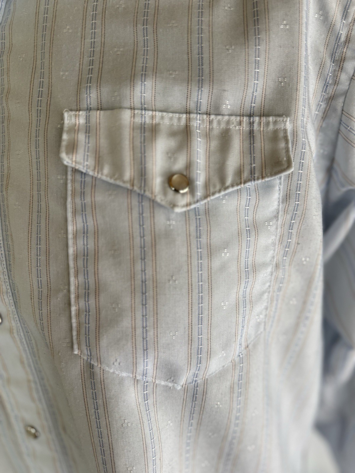 Wrangler Men’s 17 1/2-35 Light Blue Striped Western Pearl Snap Shirt Pockets