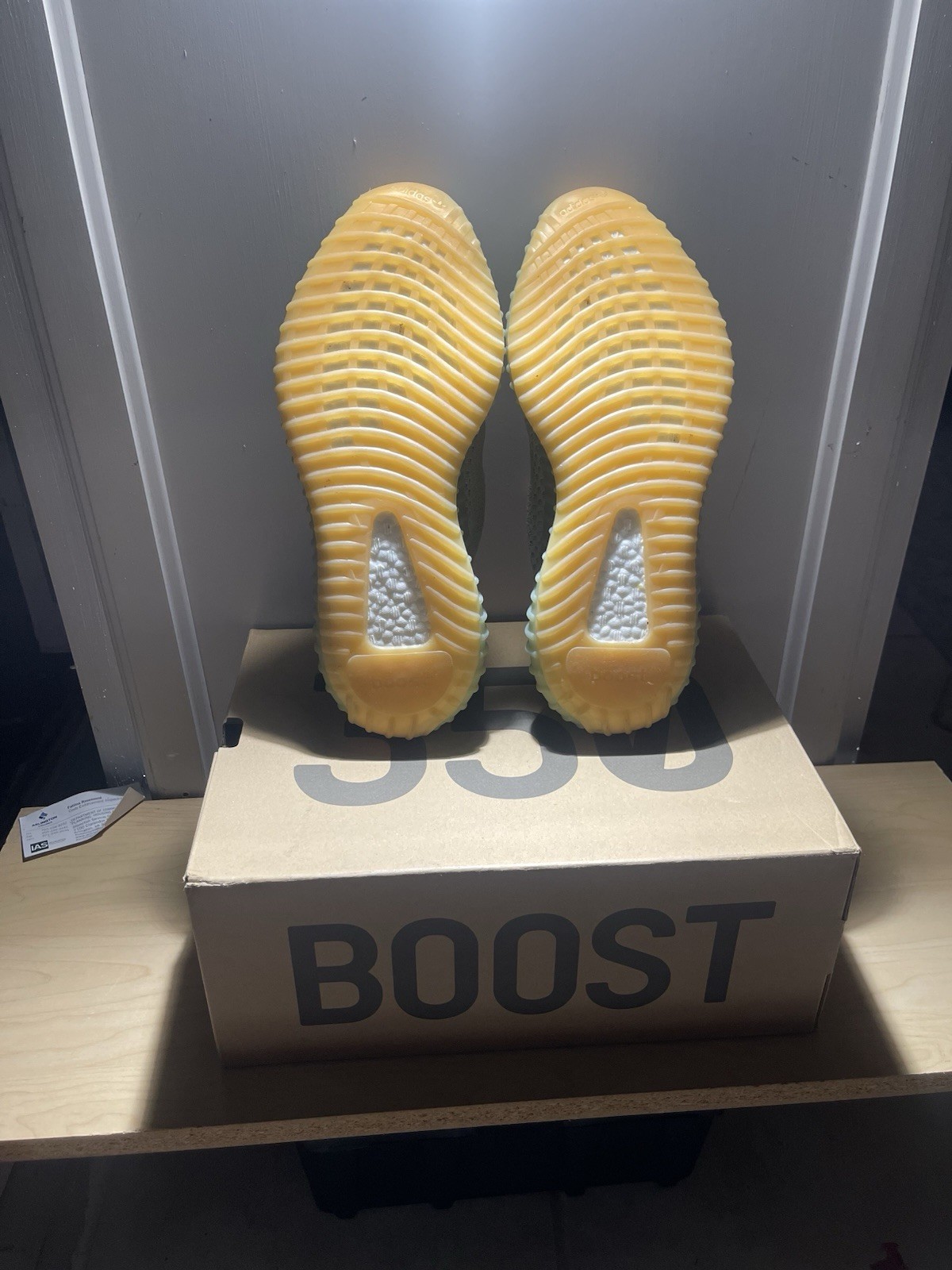 Adidas Yeezy Boost 350 V2 Men’s Size 10.5 Carbon Beluga