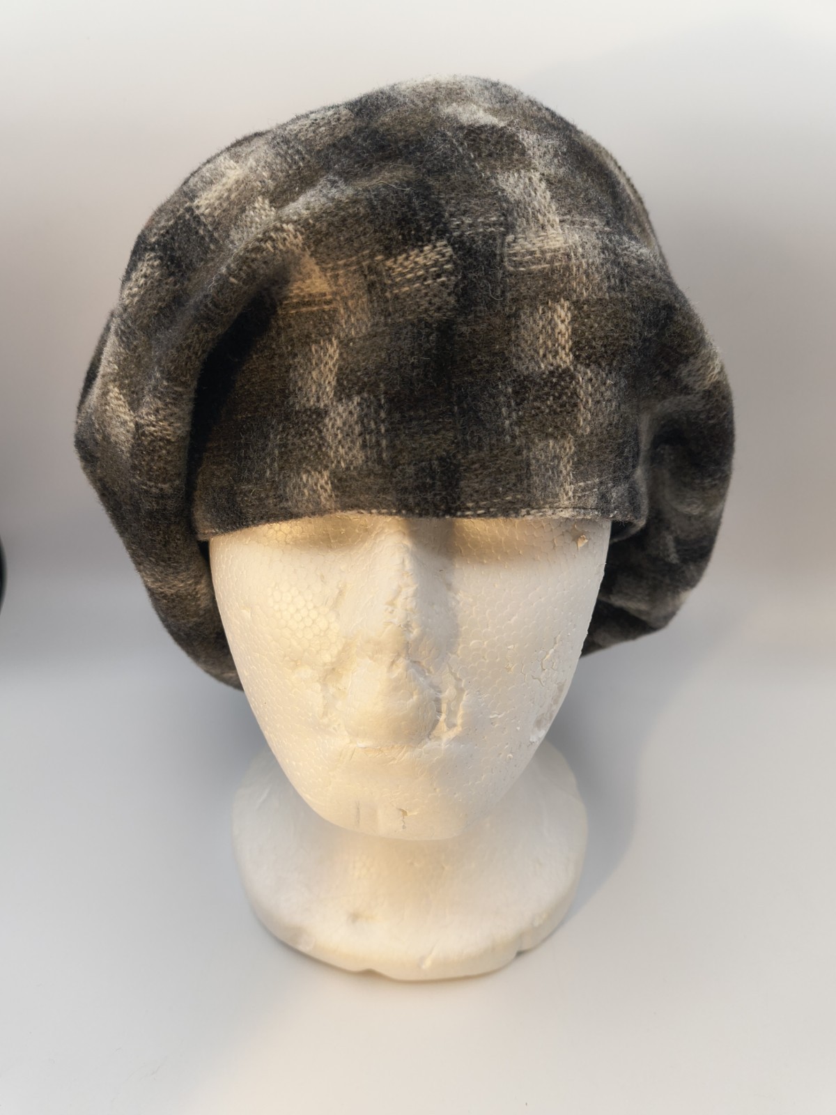 Oska 80% Wool Slouch Hat Plaid Gray Brown 503 Beanie Beret Women’s I – Lined