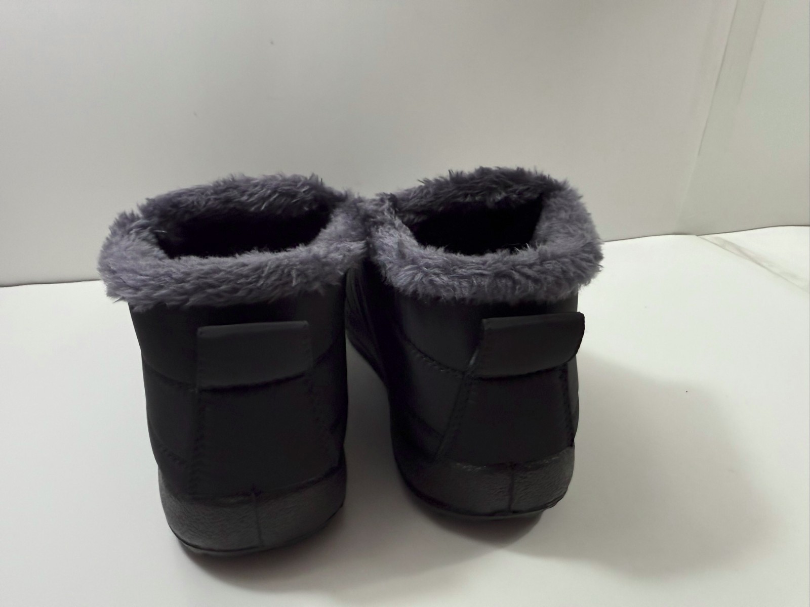 Women’s GO Winter Shoes Size 10 (US) (They are sized 43 in Chinese sizing) Black
