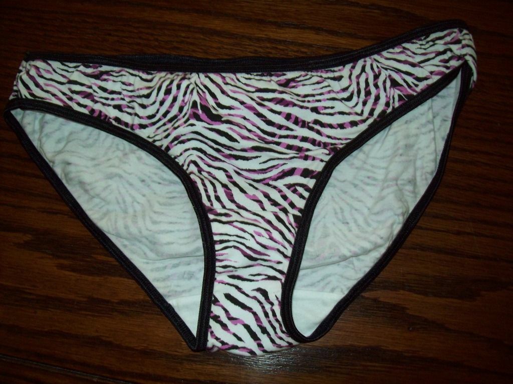 NWOT BIKINI PANTIES 95% COTTON 5% SPANDEX ANIMAL M