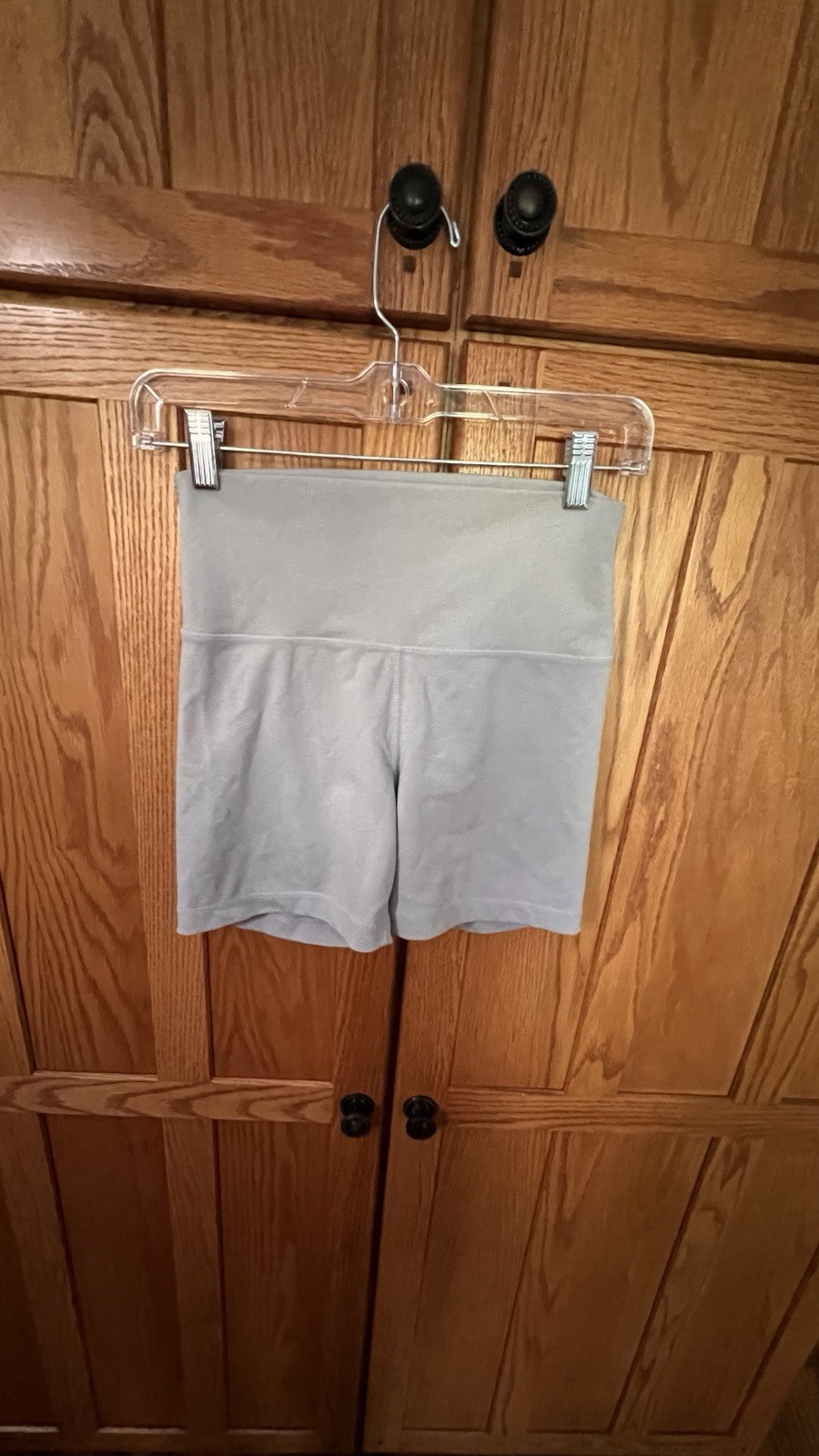 Yogalicious Lux Everyday’s Short High-Waisted Gray in Medium