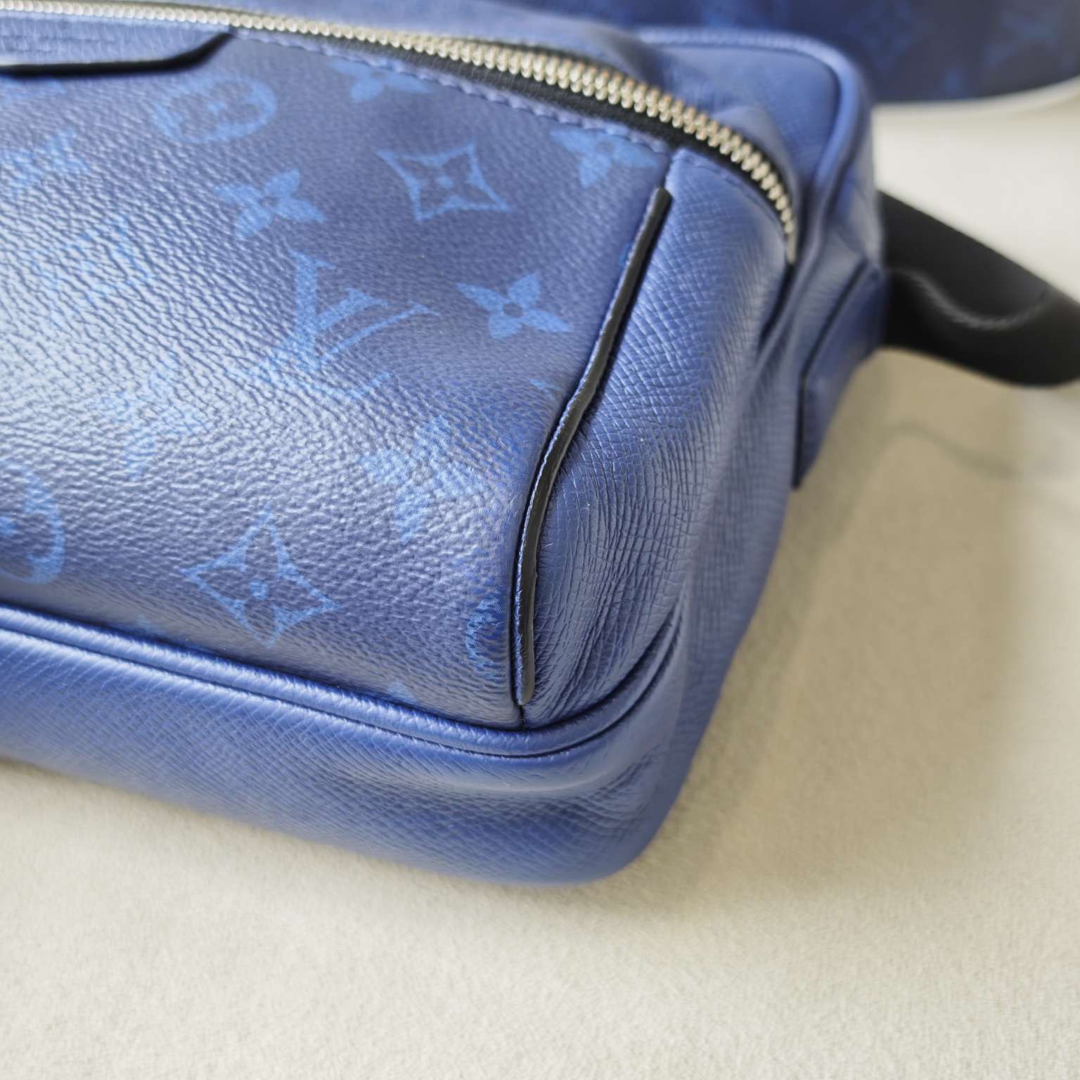 Louis Vuitton outdoor presbyrose leather messenger bag blue (25*18*9)cm