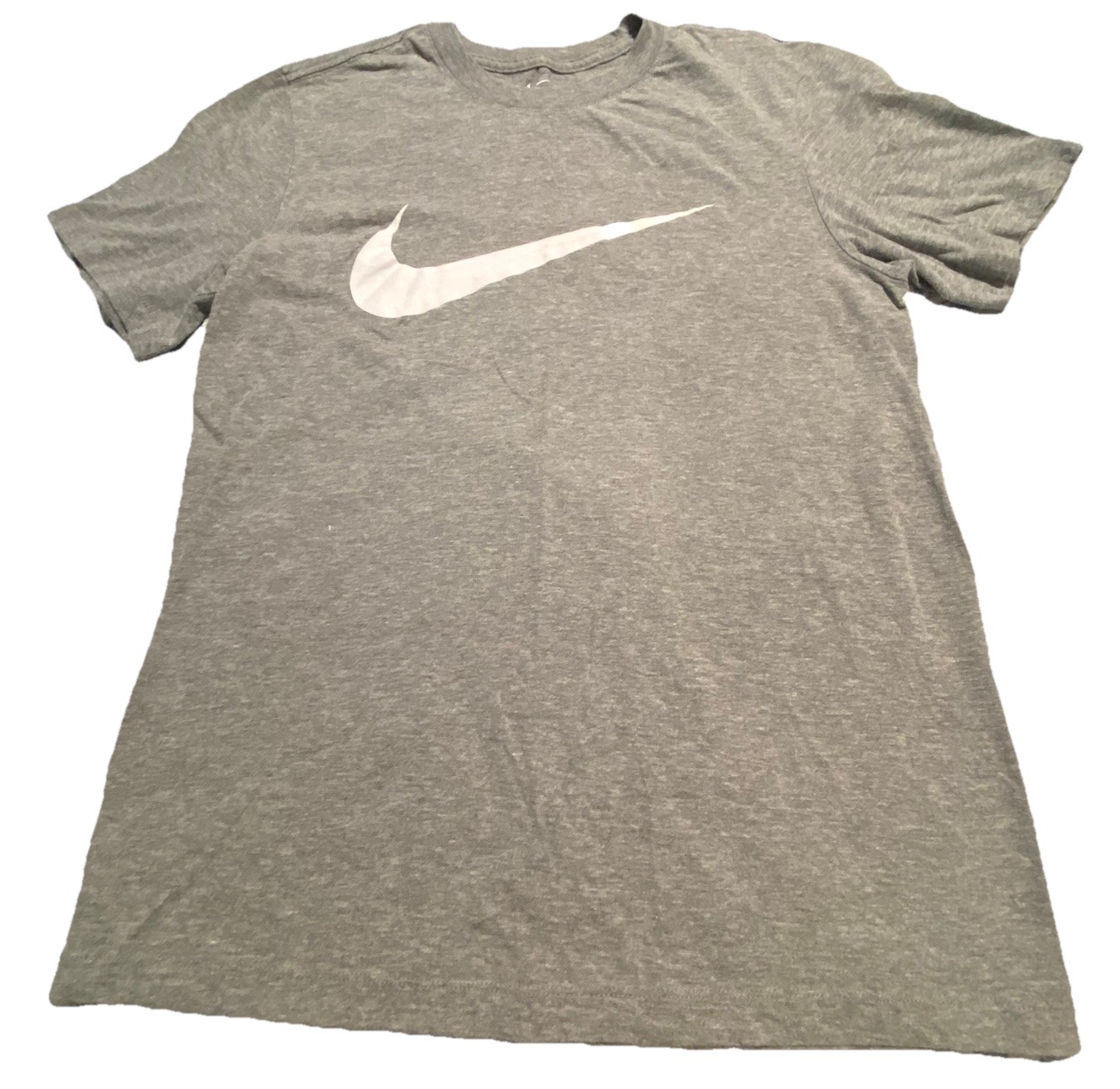Nike Men’s Sportswear T-Shirt Active Short Sleeve Graphic Tee gray