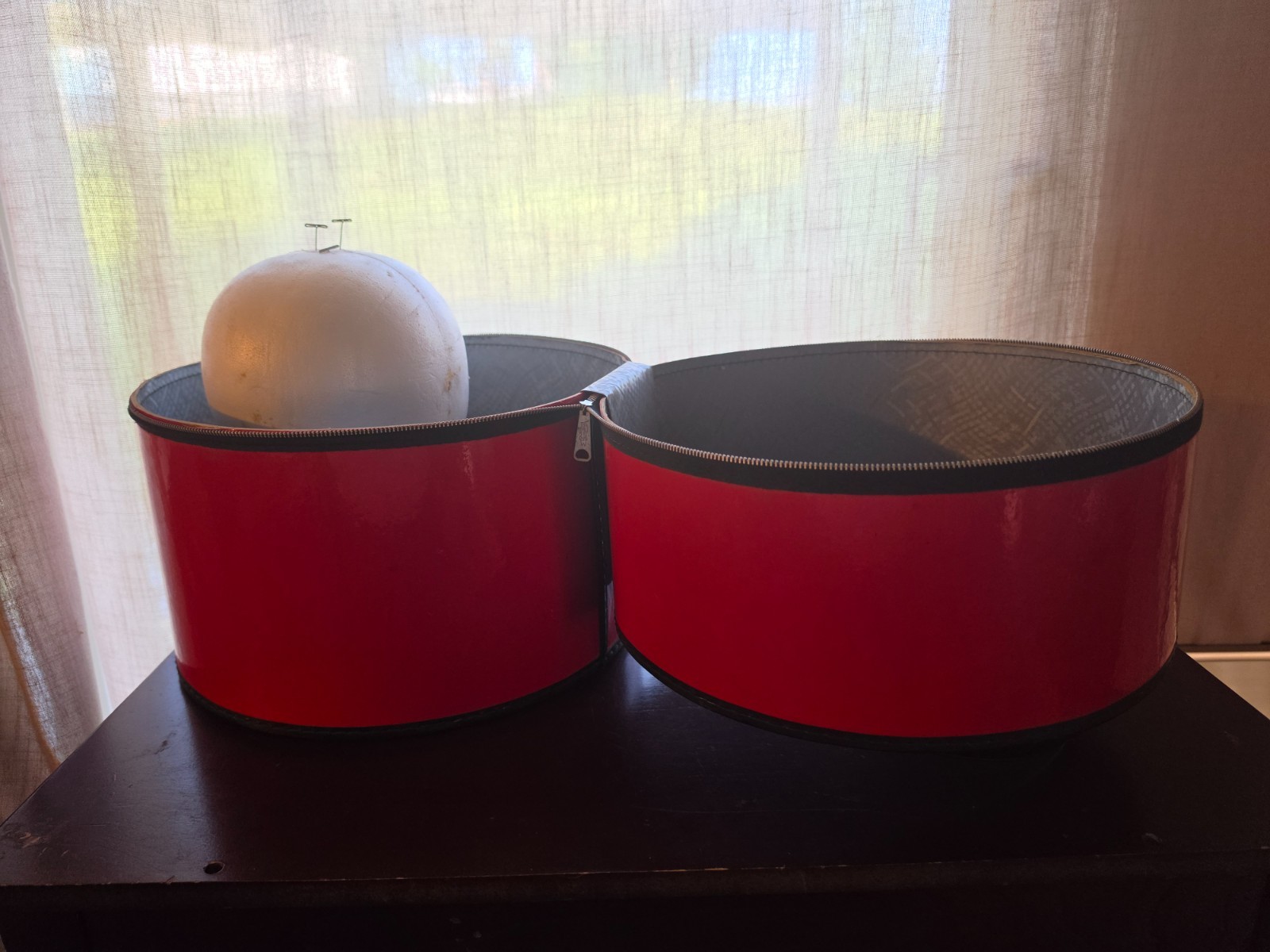 1960’s Bagmaster Hat Box Miami Florada USA 10″x10″ Red Handle HTF Rare