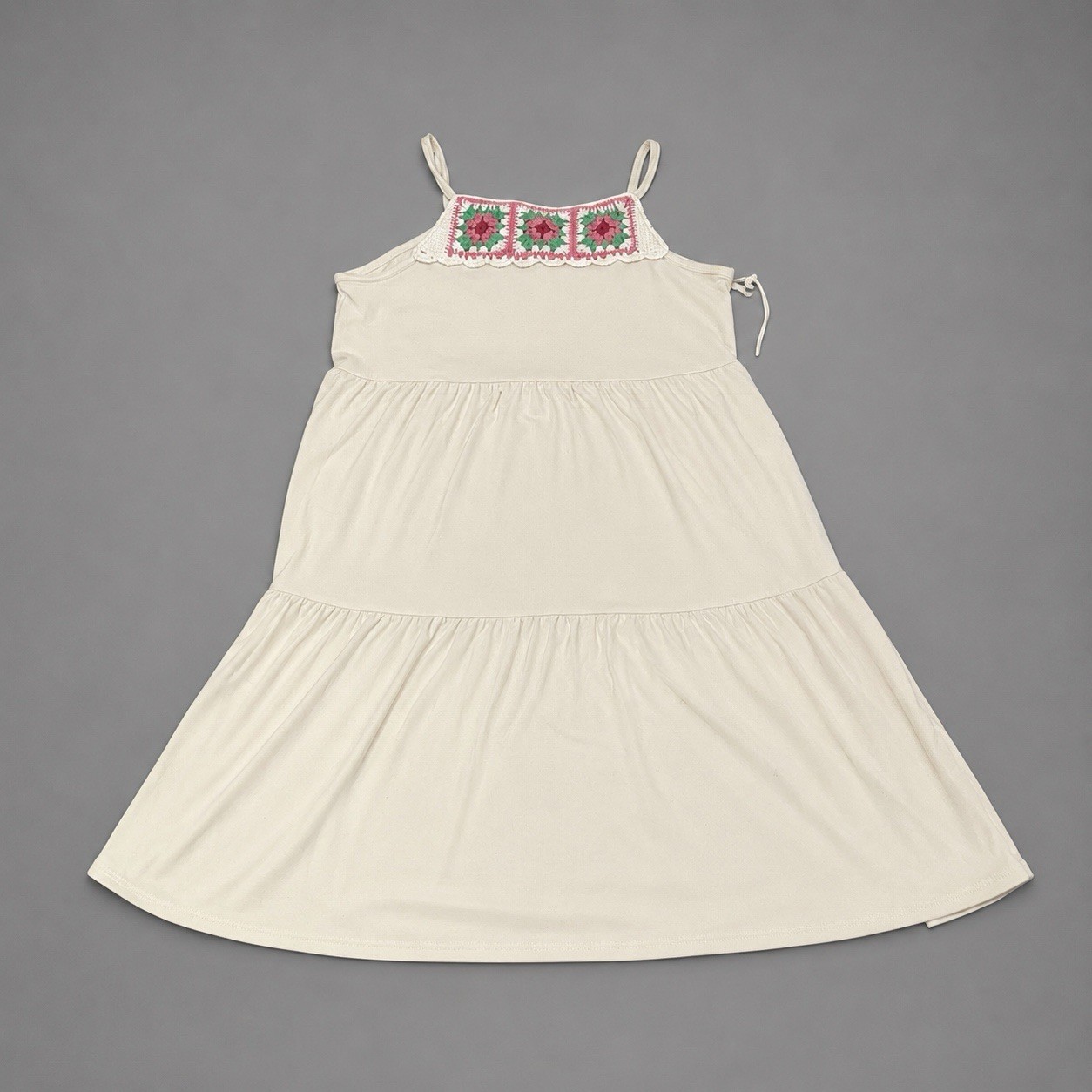 BTWEEN Women’s Cream Embroidered Tiered Sleeveless Dress Size 12 Boho Floral