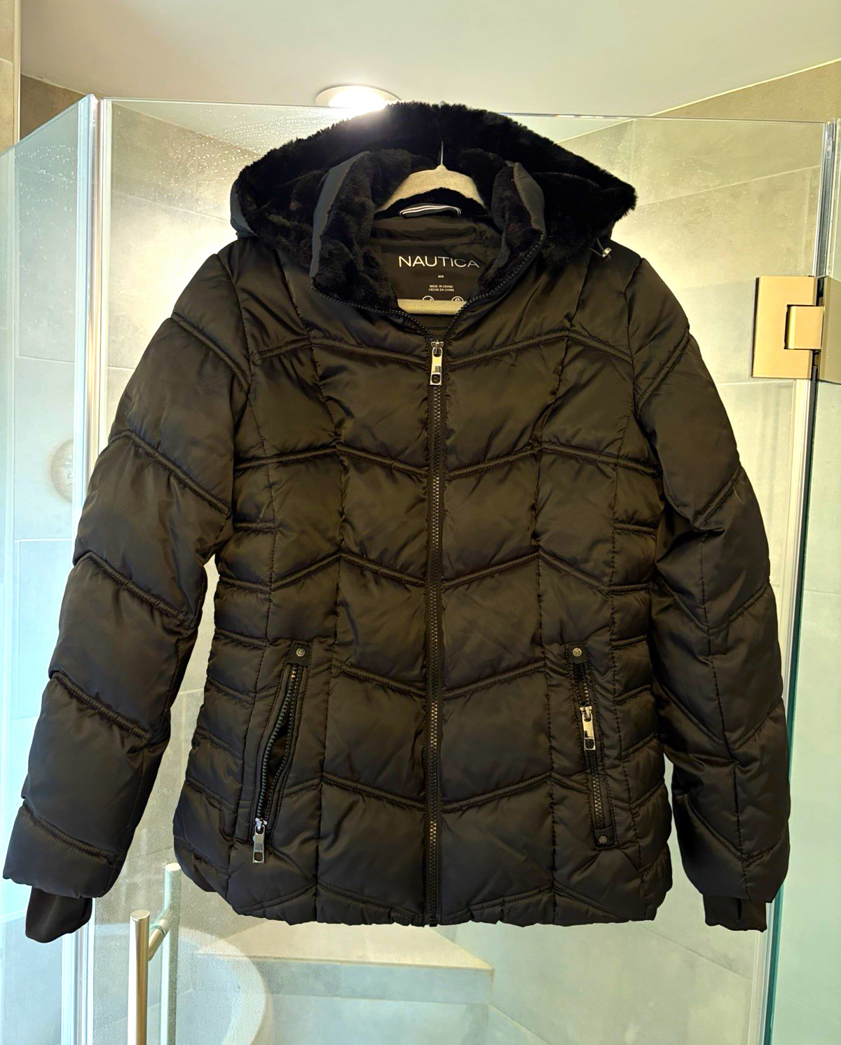 Nautica 1983 Women’s Black Puffer Jacket Medium Hooded Faux Fur Trim Full Zip