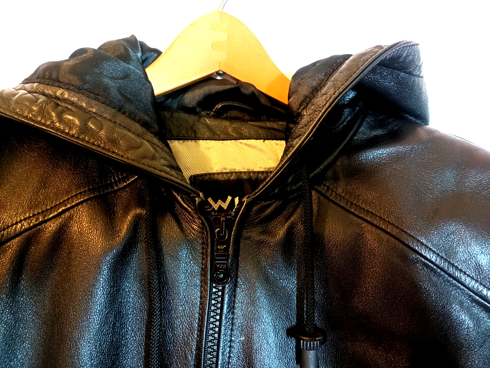 Wilsons Leather jacket, women’s M, black, hooded, zip & sash. DS07