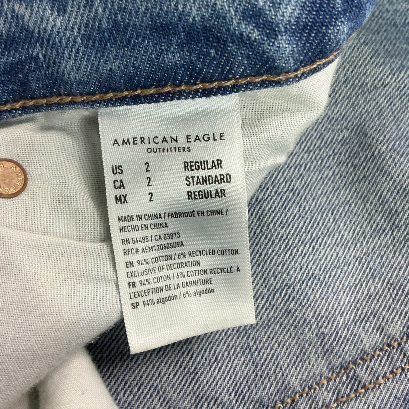 American Eagle Blue Baggy Jean Womens 2 Mid Rise Wide Leg Medium Wash Distressed