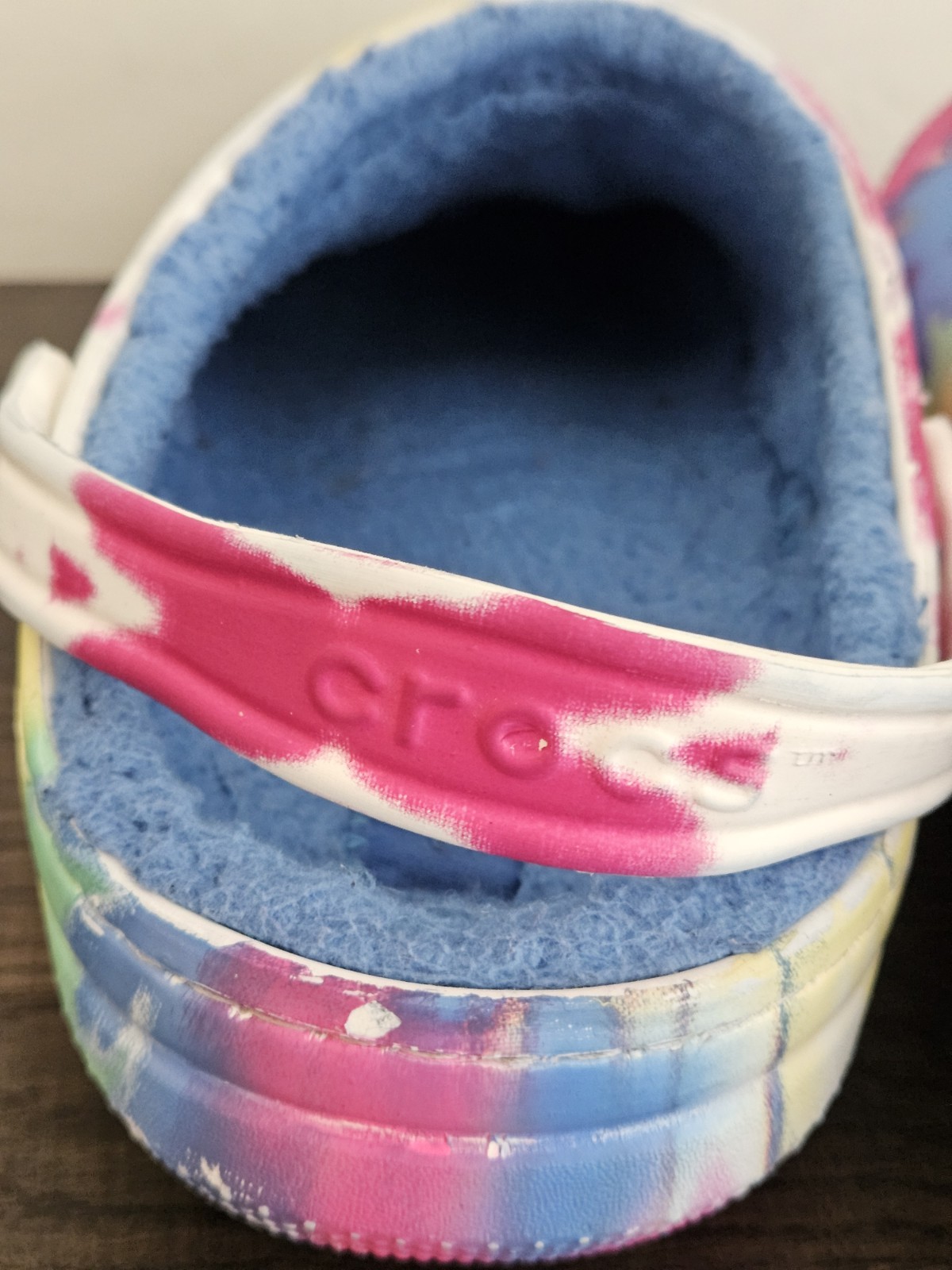 Clean GUC Crocs Classic Tie-Dye Hot Pink Lined Fuzzy Slides M 6/W 8 (US Size)