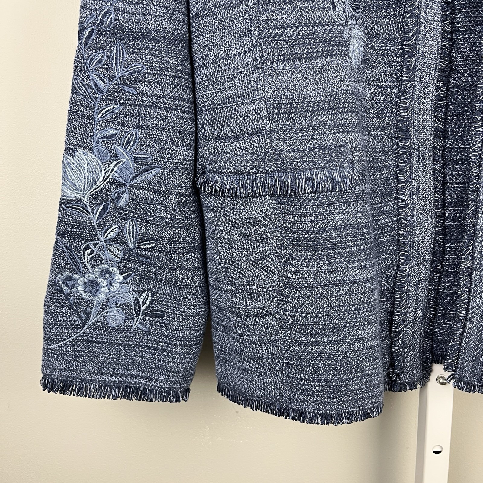 Chico’s Blue Tapestry Woven Jacket Size 4 Womens XXL Embroidered Floral