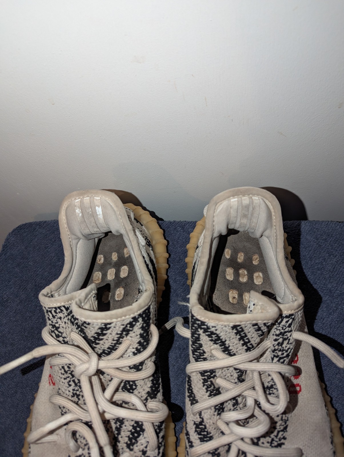 Adidas Yeezy Boost 350 V2 Zebra Mens Size 10 CP9654 White Black Sneakers