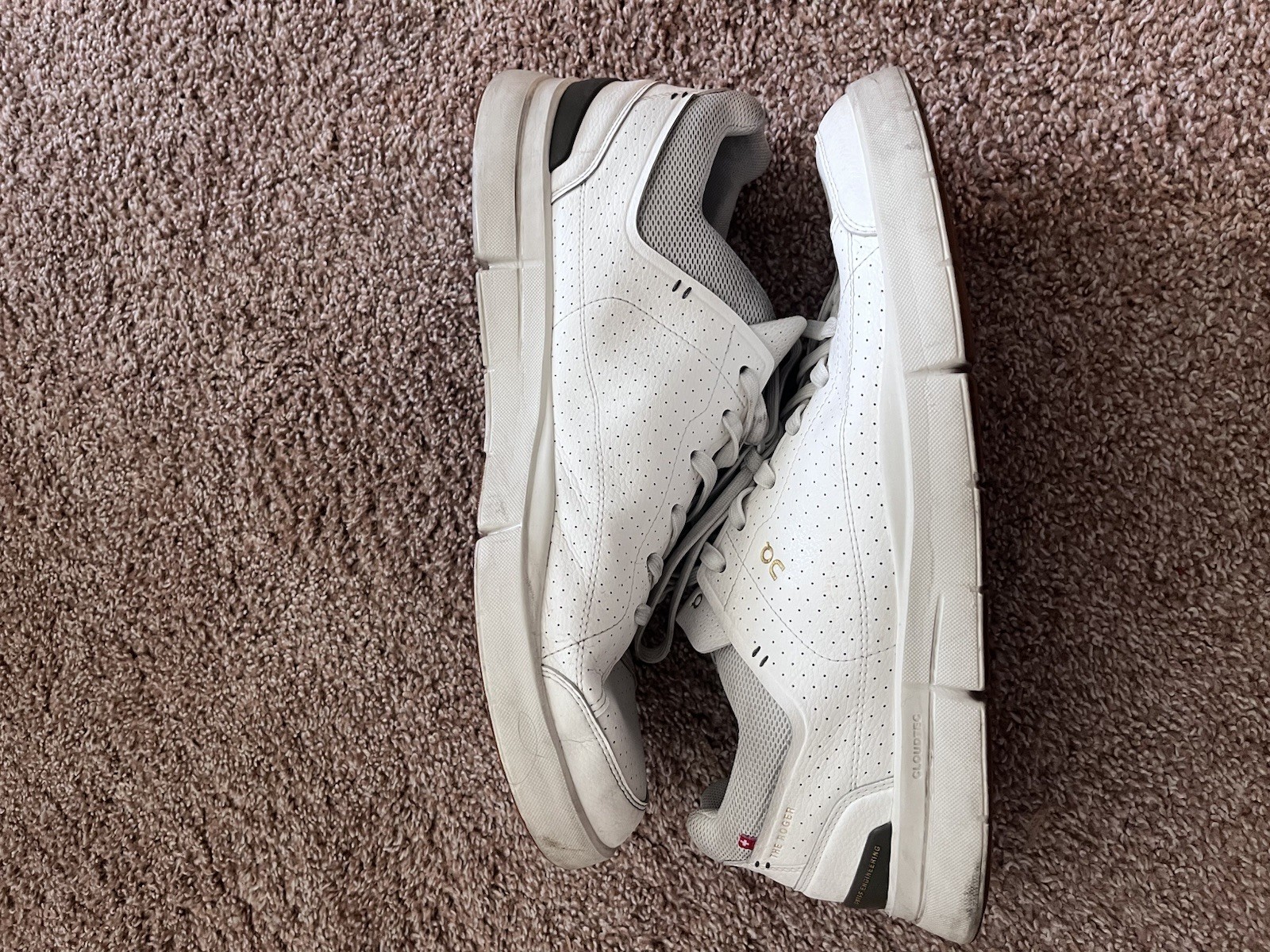 On Cloud The Roger Advantage White Leather Sneakers Men’s Size 13