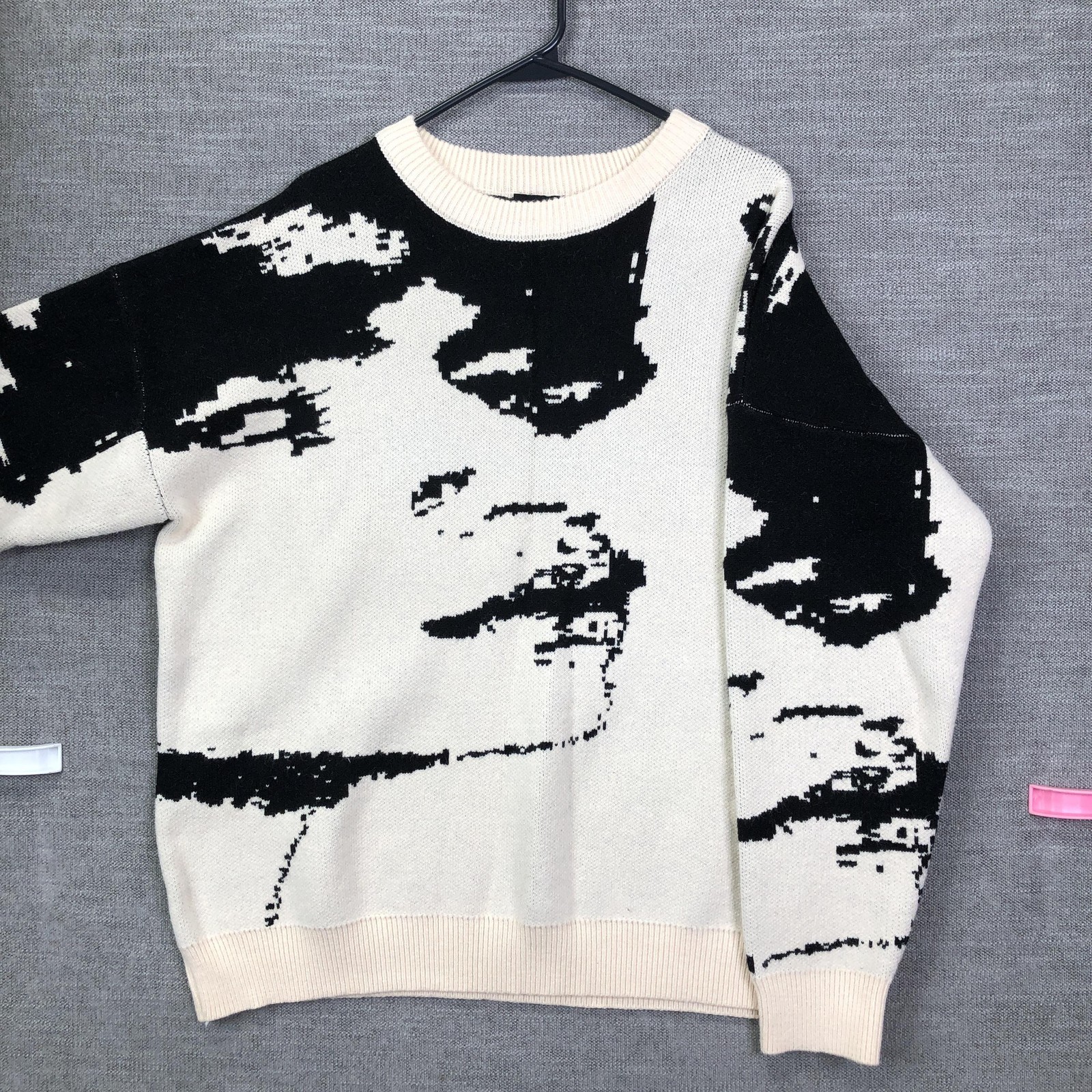 Vintage Giant By Tee Jays Sweater Mens Large White Face Graphic Made USA 90s