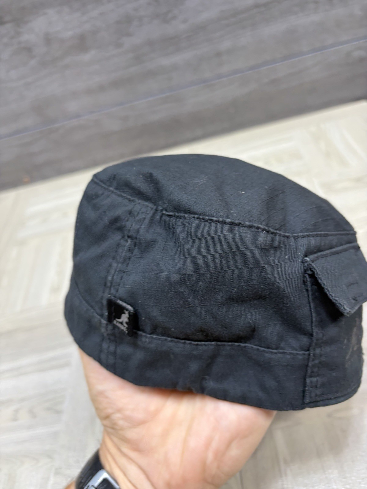 Kangol Black Flexfit Army Cap Hat Kangaroo Logo Lightweight S/M