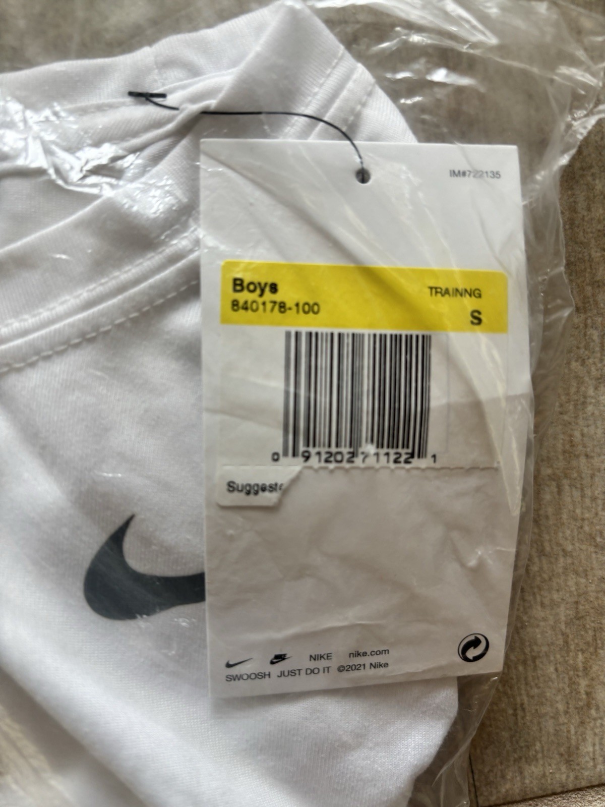Nike Tee Boys DRI FIT Legend SHIRT White 840178-010 SMALL Youth T-Shirt NWT NEW