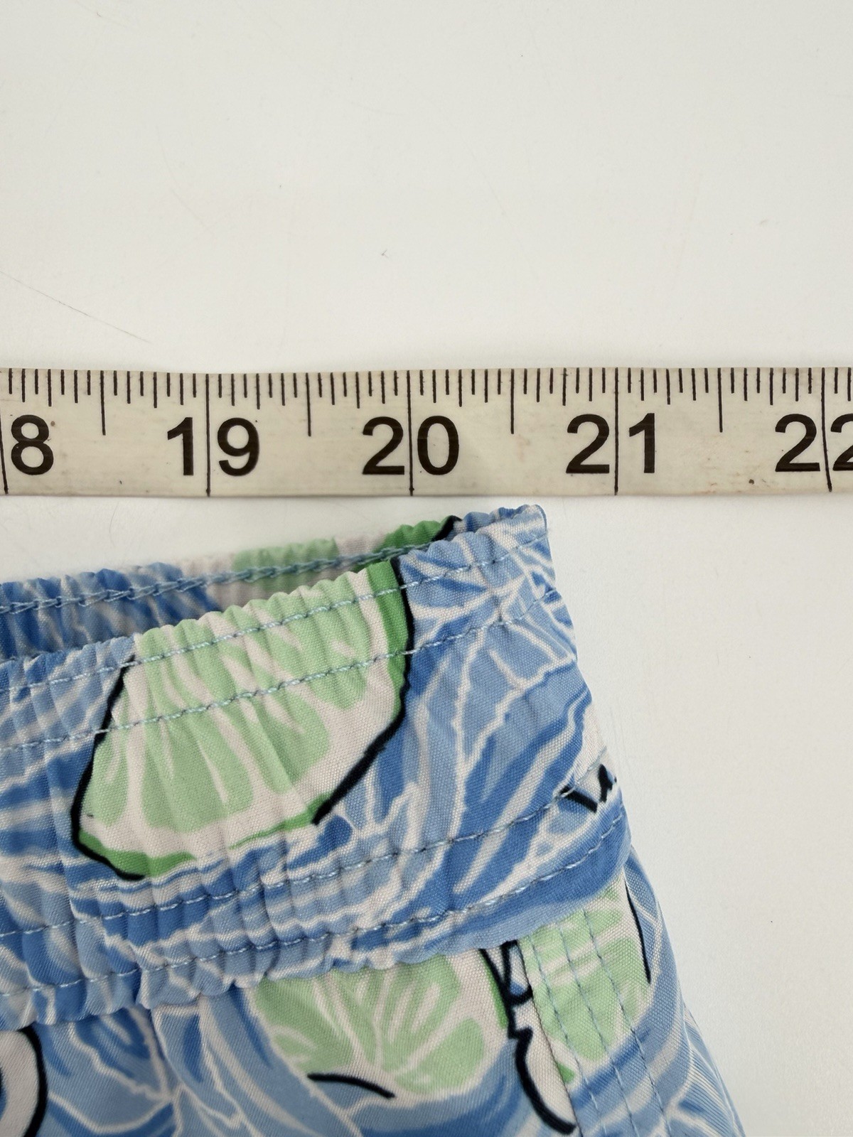 Vineyard Vines Swim Trunks Mens XXL Key Lime Print Mesh Lined Stretch 7” Inseam