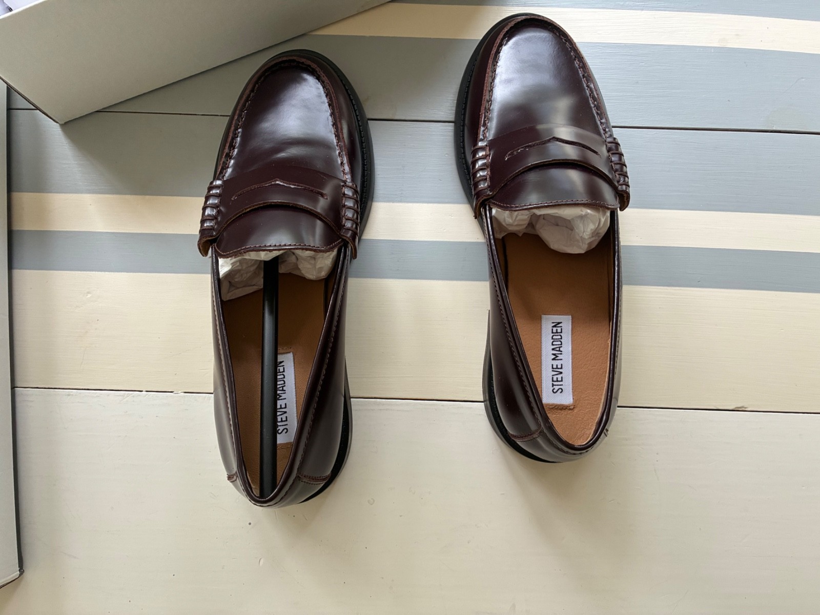 Steve Madden womens loafers, Madison Burgundy size 9 never worn, still in box
