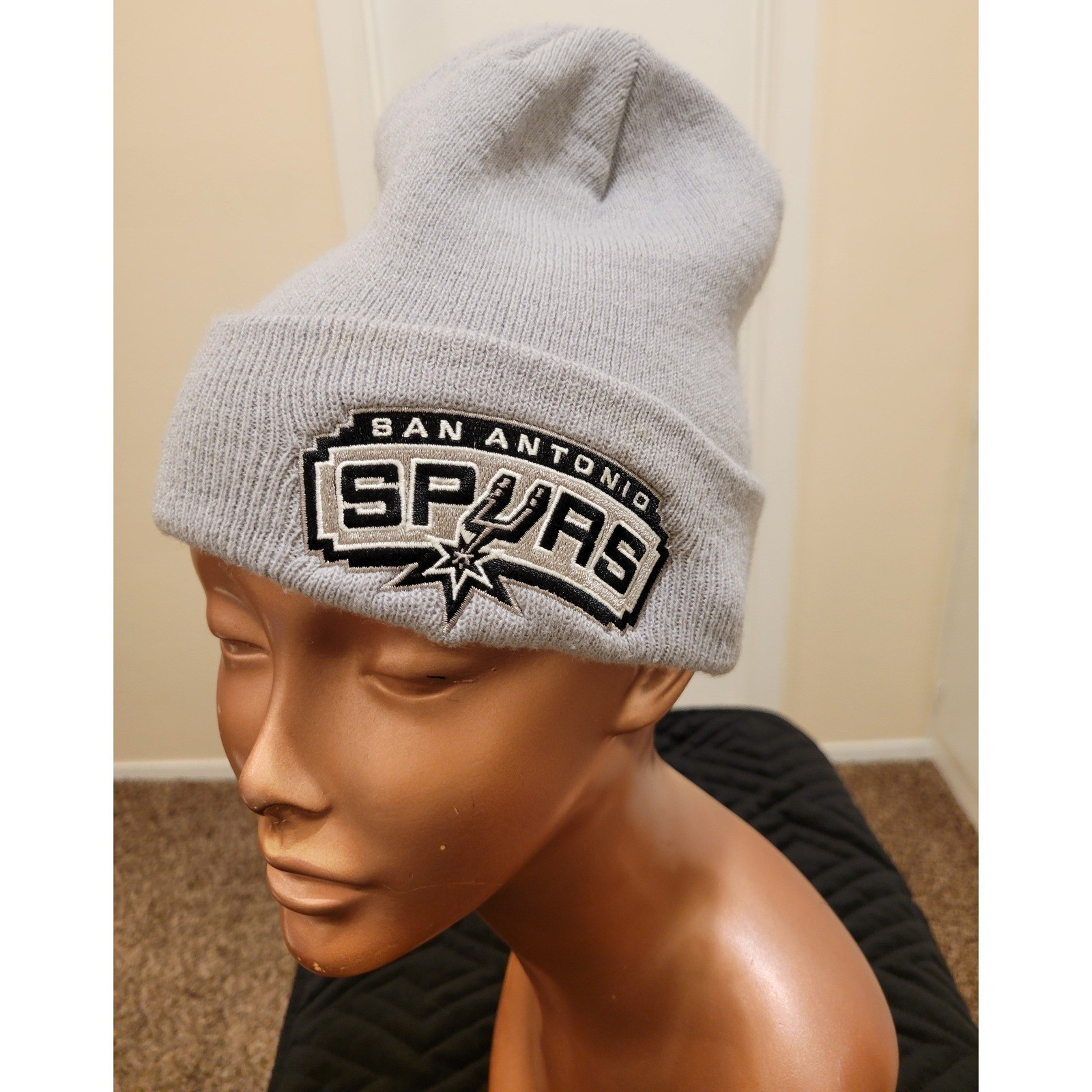 NBA San Antonio Spurs Beanie Hat Grey Cuffed Knit Embroidered Logo Basketball