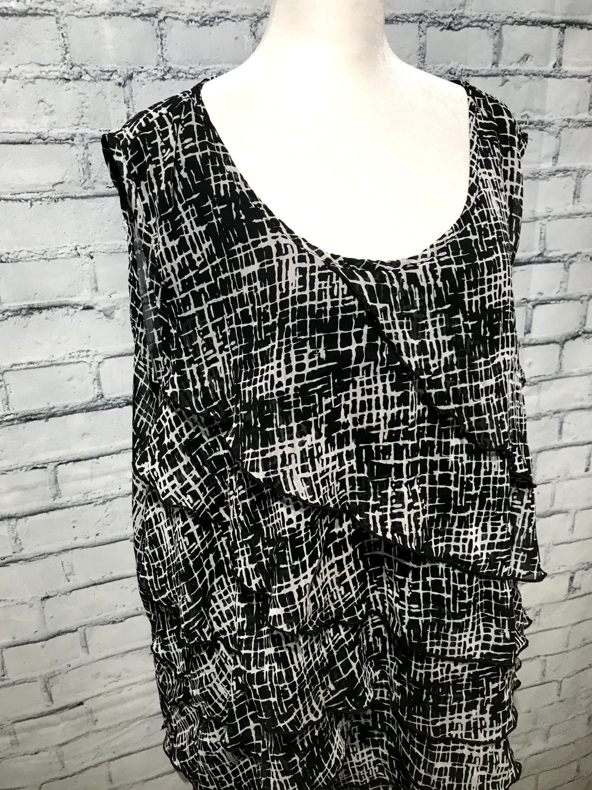 Avenue, Women 26/28 (Plus 3X-4X Bust 56″) Black Flowy Chiffon Ruffle Tank Blouse