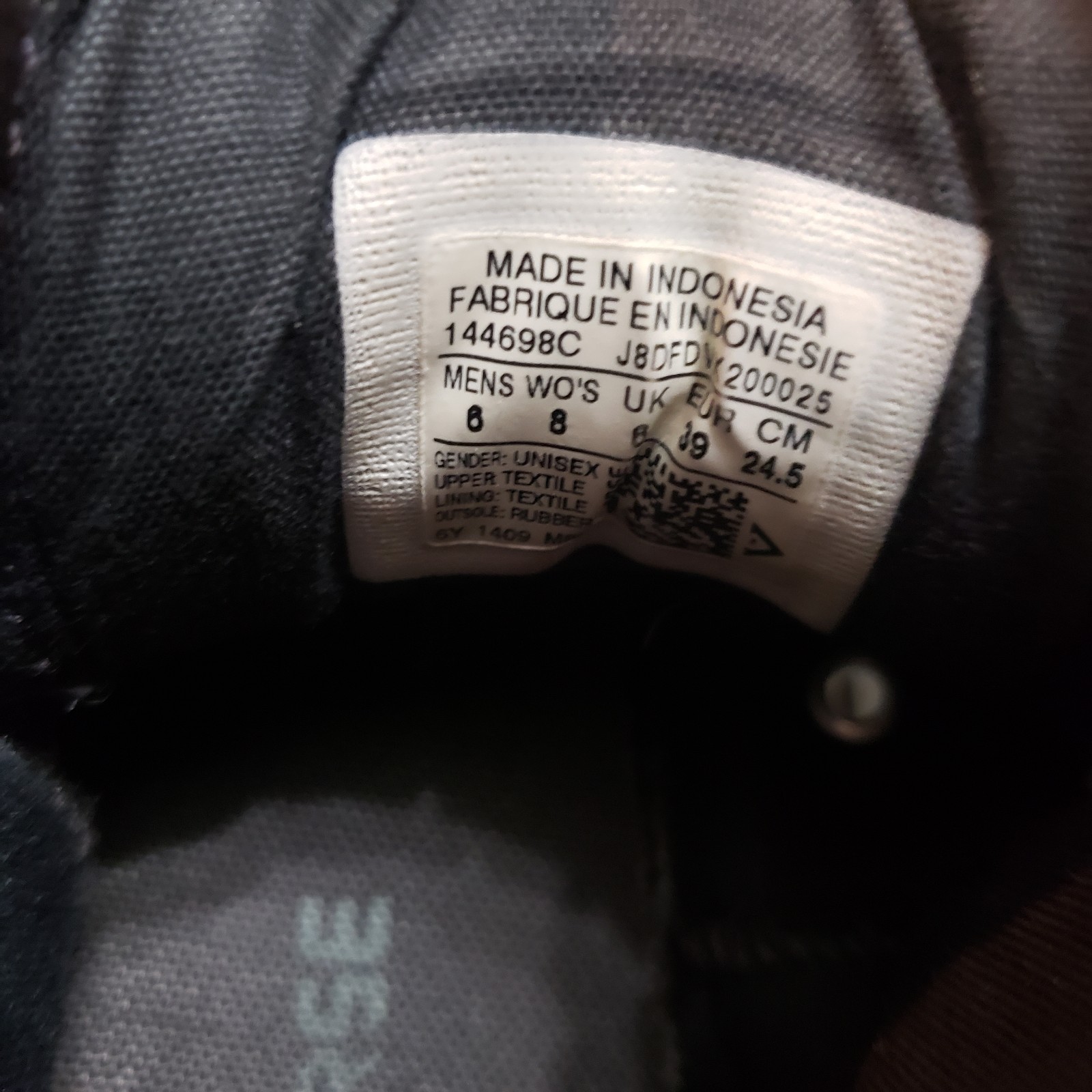 UNISEX CONVERSE ALLSTAR GRAY, BLACK, WHITE ALL STAR. WMS 8, MENS 6
