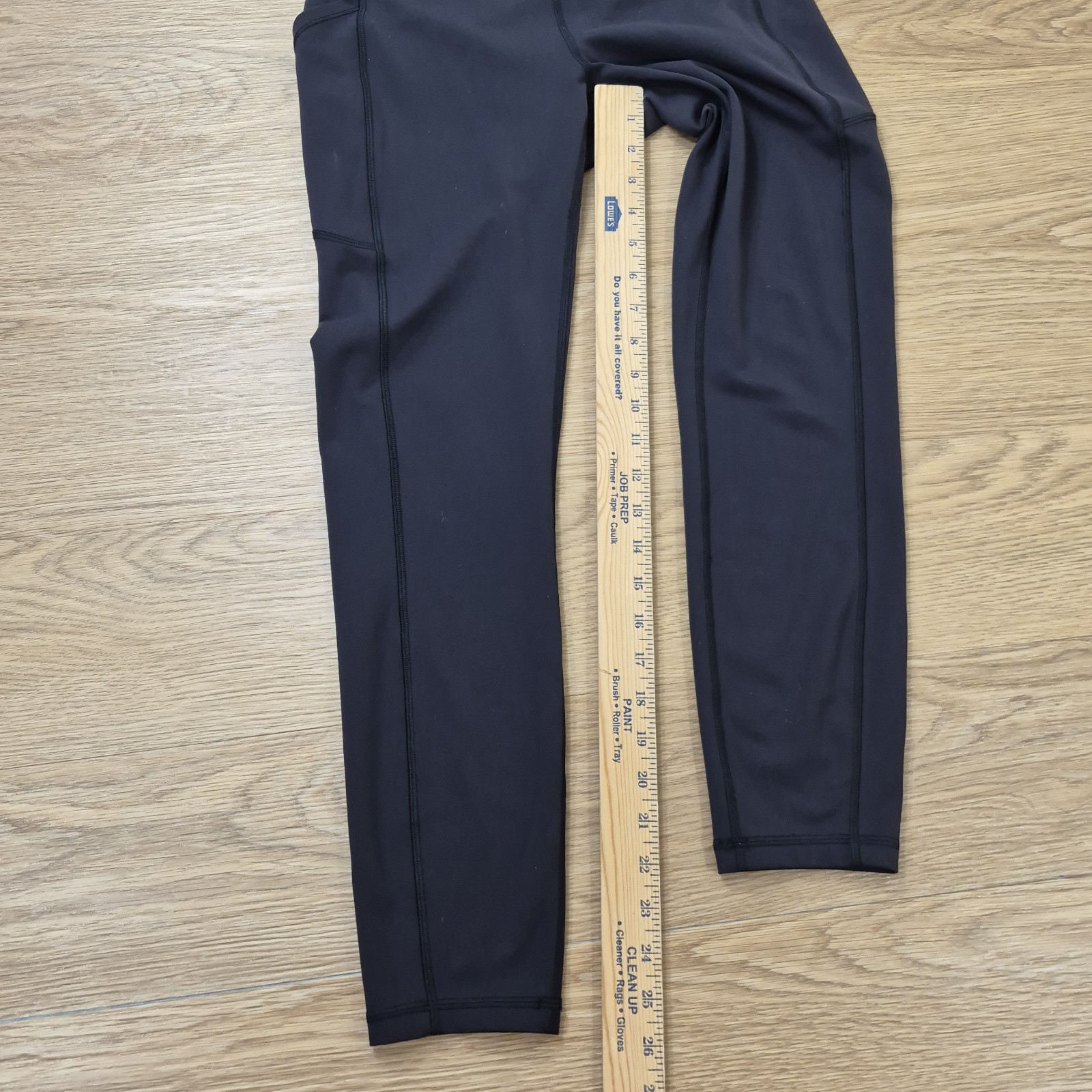 Lululemon HR Tight Black Size 8 Leggings Pockets Stretch Performance Comfort