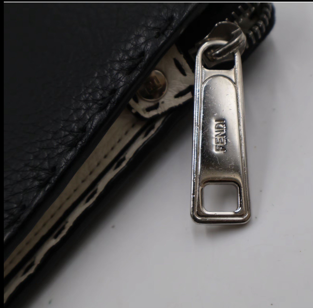 Authentic Fendi Selleria Leather Zip Pouch Clutch Black Green Wristlet Italy