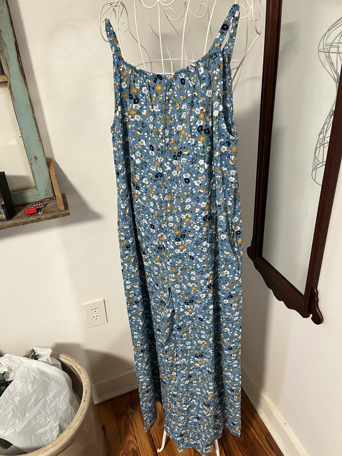 Women’s Blue Floral Sleeveless Jumpsuit Size Small Button Strap Wide Leg Boho