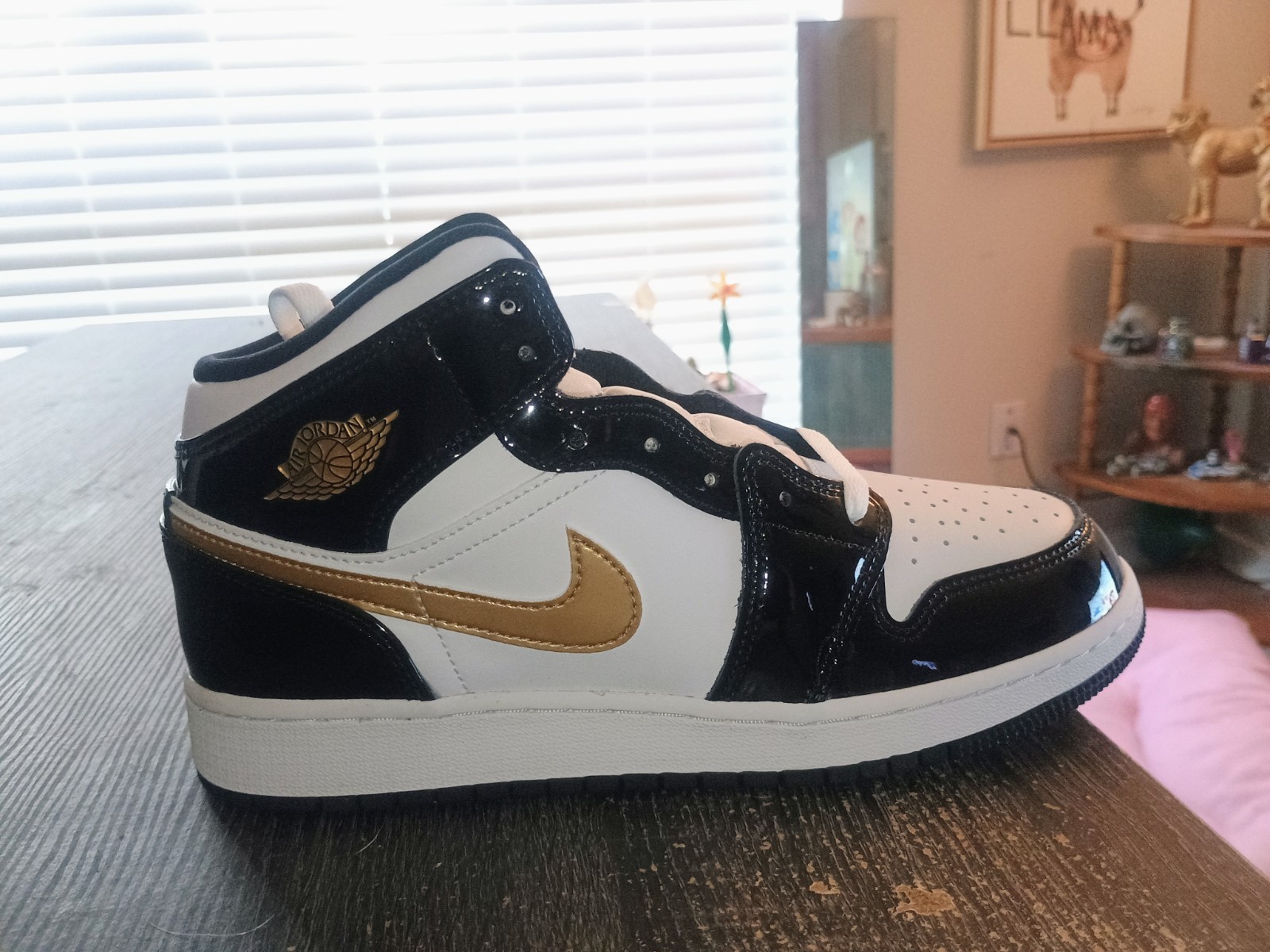Nike Air Jordan 1 Mid SE Metallic Gold Black White