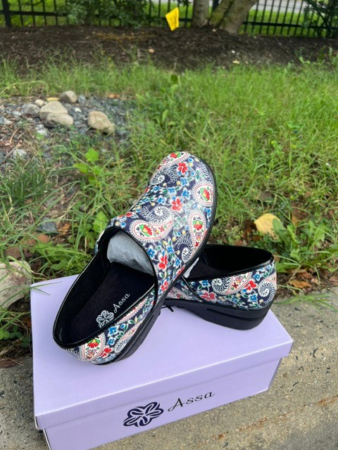 Colorful Women’s Nurse Clogs – Medical & Healthcare Work Shoes