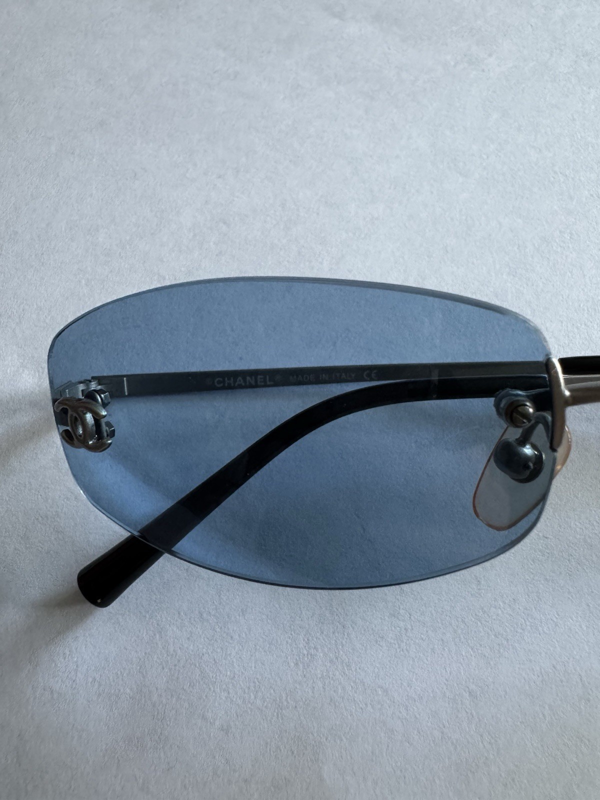 Vintage CHANEL 4002 Rimless Sunglasses Tinted Blue Lenses Silver Metal Frame