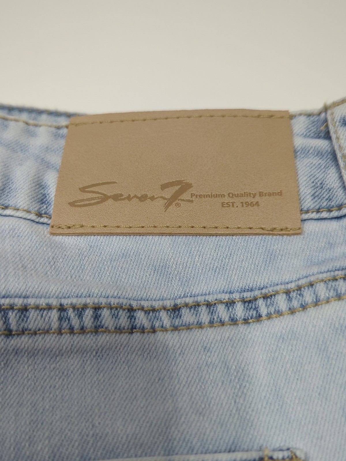 Seven7 Women’s Relaxed Bermuda Mid Rise Stretch Denim Cuffed Short LynxSz 16 NWT