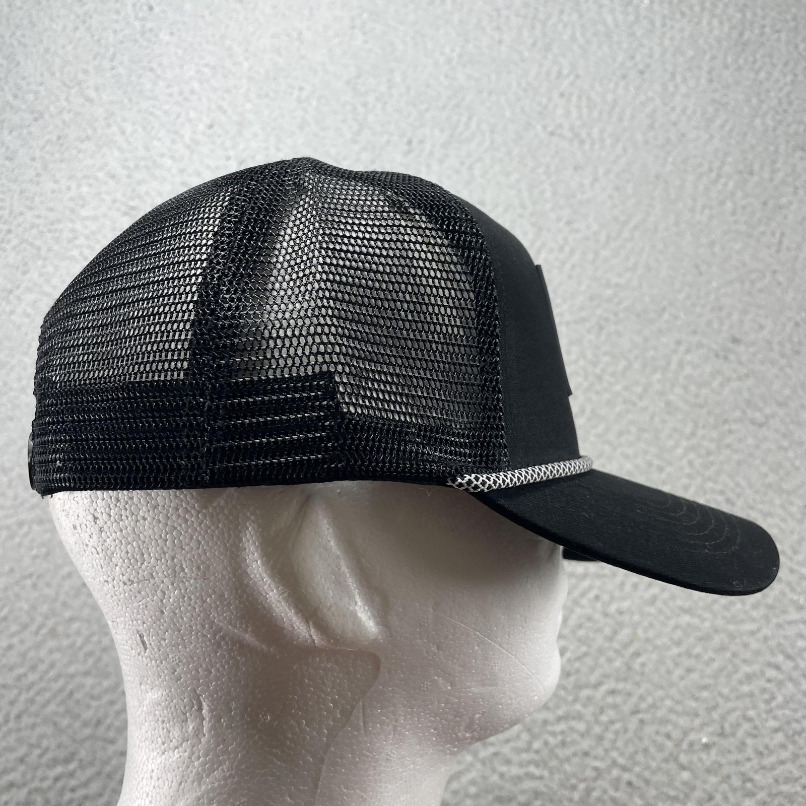 Mountain R Logo Hat Cap Snap Back One Size Mens Black Rope Trucker Mesh Outdoor