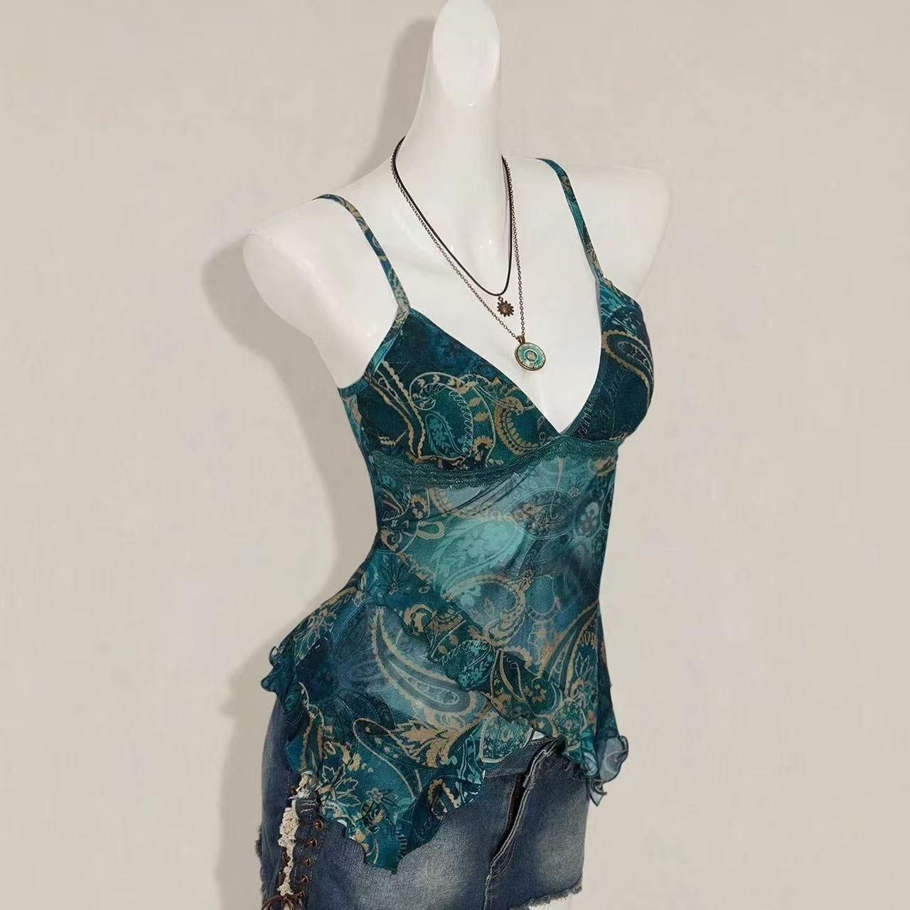 Y2K teal paisley cami top with lace trim and ruffle hem size L
