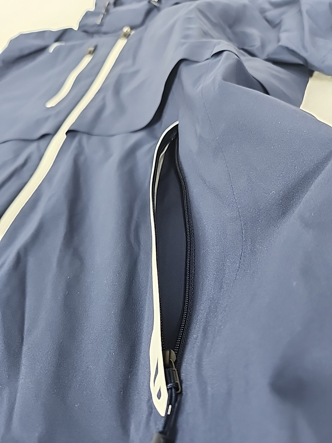 Ralph Lauren RLX Waterproof Hooded Golf Jacket Women’s M Navy Blue Raglan $398-