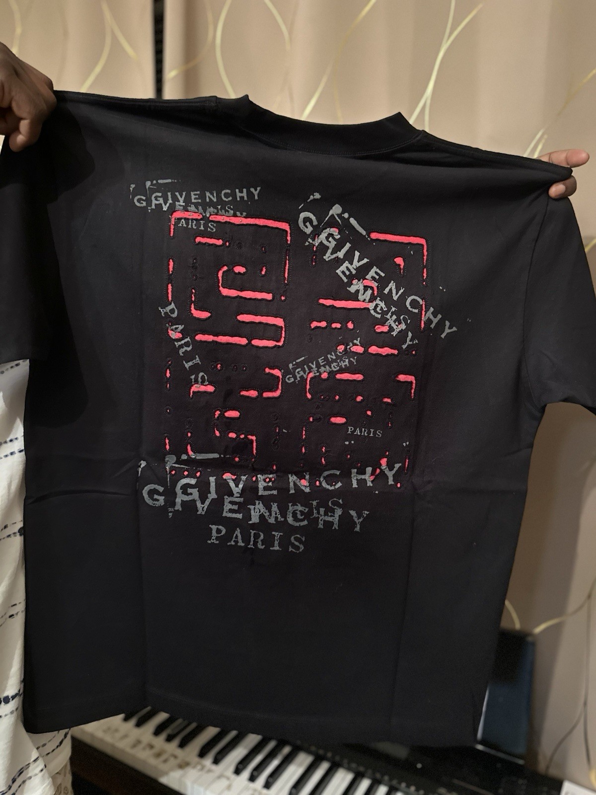 Givenchy T-shirt Men’s Givenchy T-Shirts